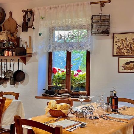 Albergo Piani Di Luzza Форни Аволтри Екстериор снимка